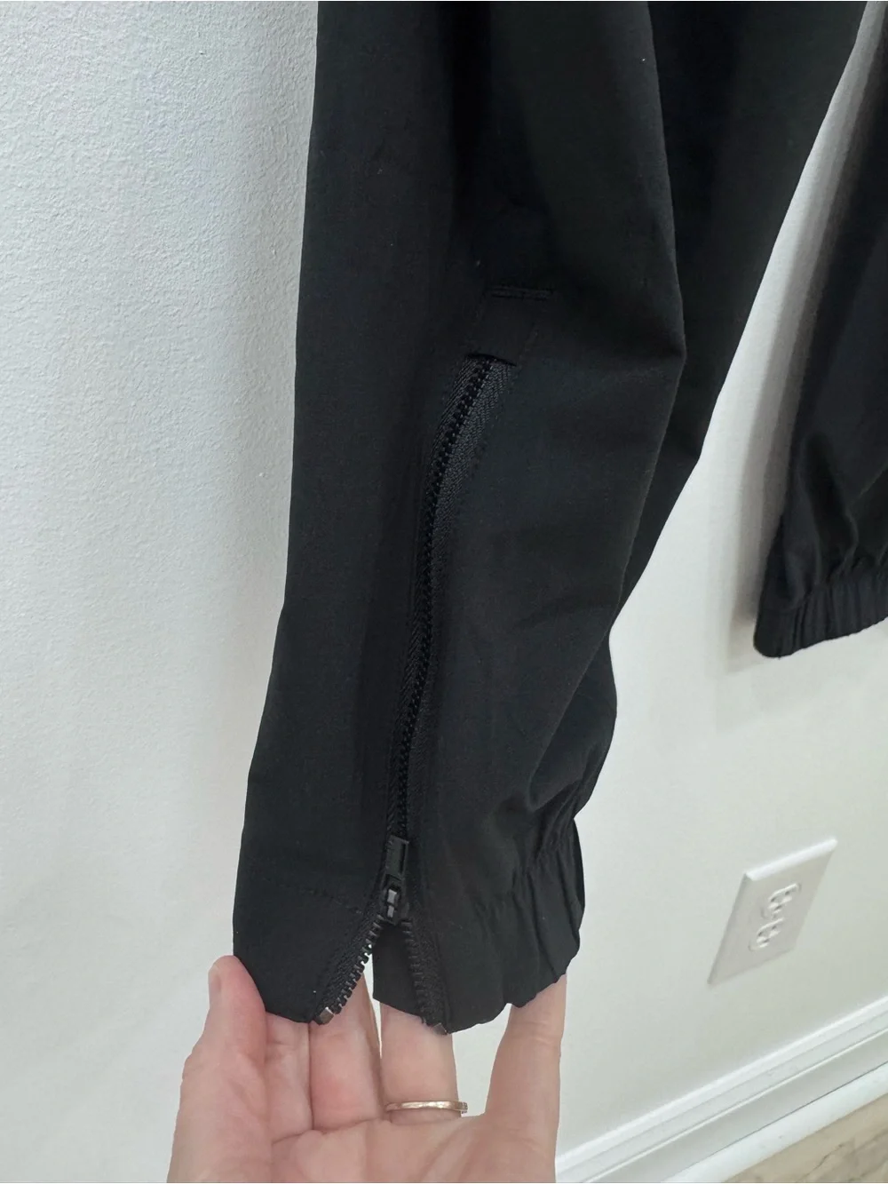Athleta Brooklyn Jogger Pant Black comfortable lightweight Sz 12